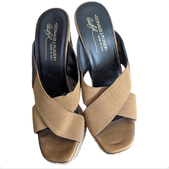 Donald J Pliner Metallic Wedge Sandals - Size 9.5M - EXCELLENT Condition! - Picture 4 of 11